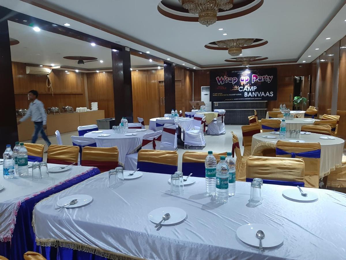 Hotel Platinum Plaza Rohtak エクステリア 写真