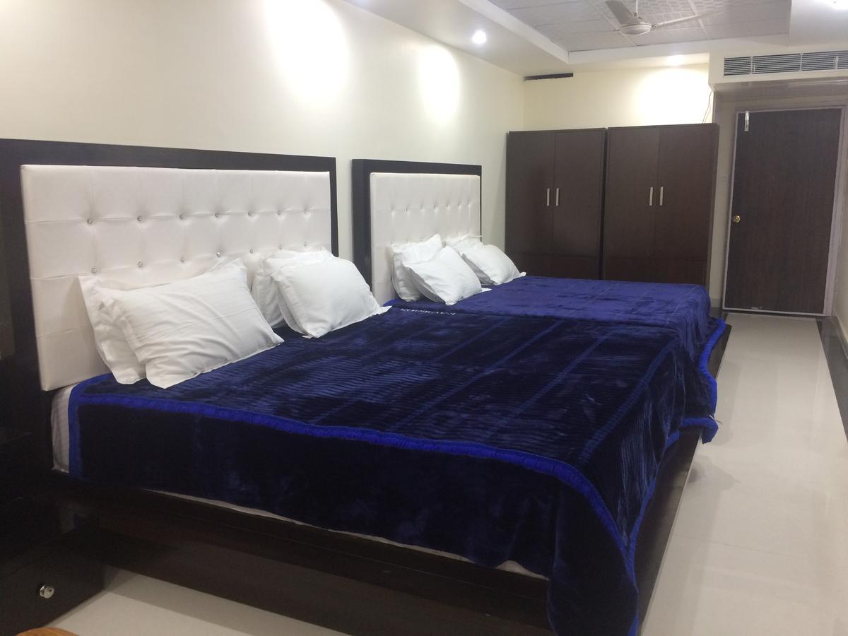 Hotel Platinum Plaza Rohtak エクステリア 写真
