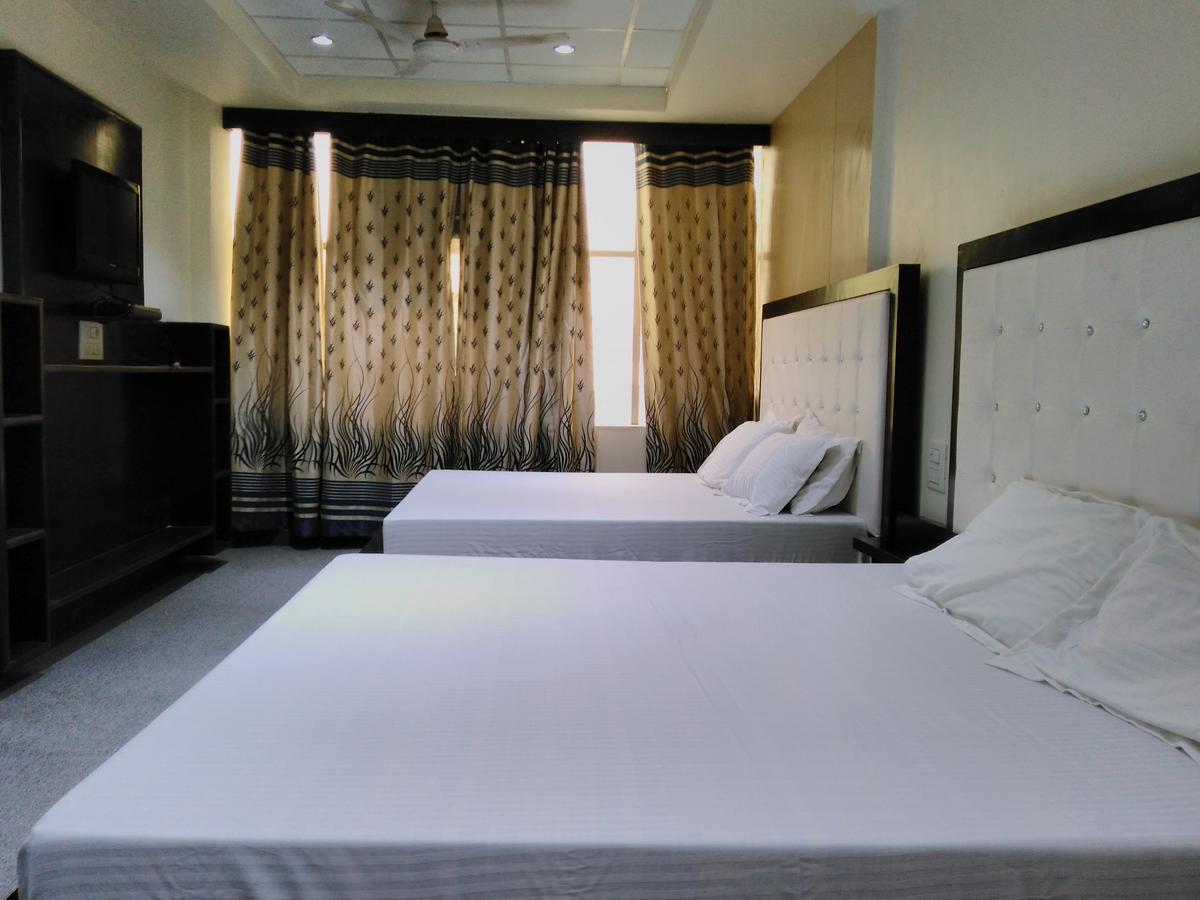 Hotel Platinum Plaza Rohtak エクステリア 写真