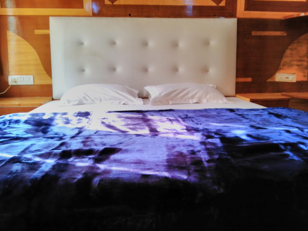 Hotel Platinum Plaza Rohtak エクステリア 写真