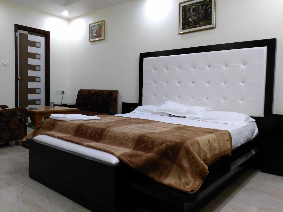 Hotel Platinum Plaza Rohtak エクステリア 写真