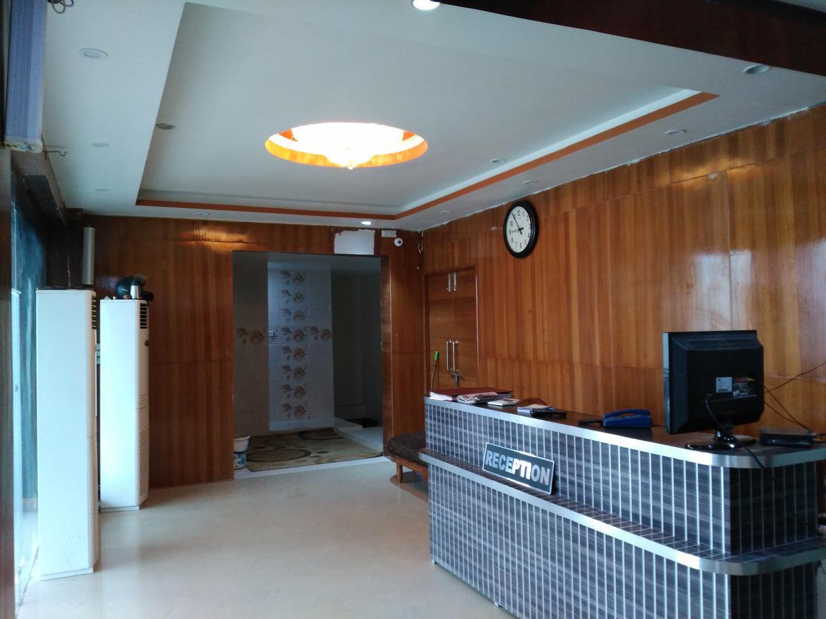 Hotel Platinum Plaza Rohtak エクステリア 写真