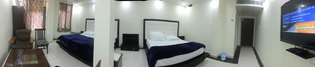 Hotel Platinum Plaza Rohtak エクステリア 写真
