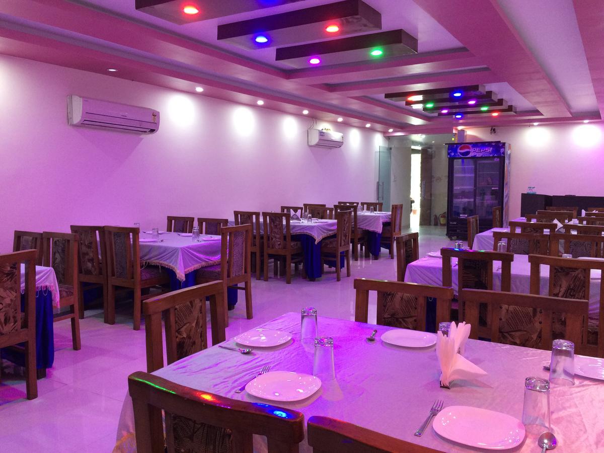 Hotel Platinum Plaza Rohtak エクステリア 写真