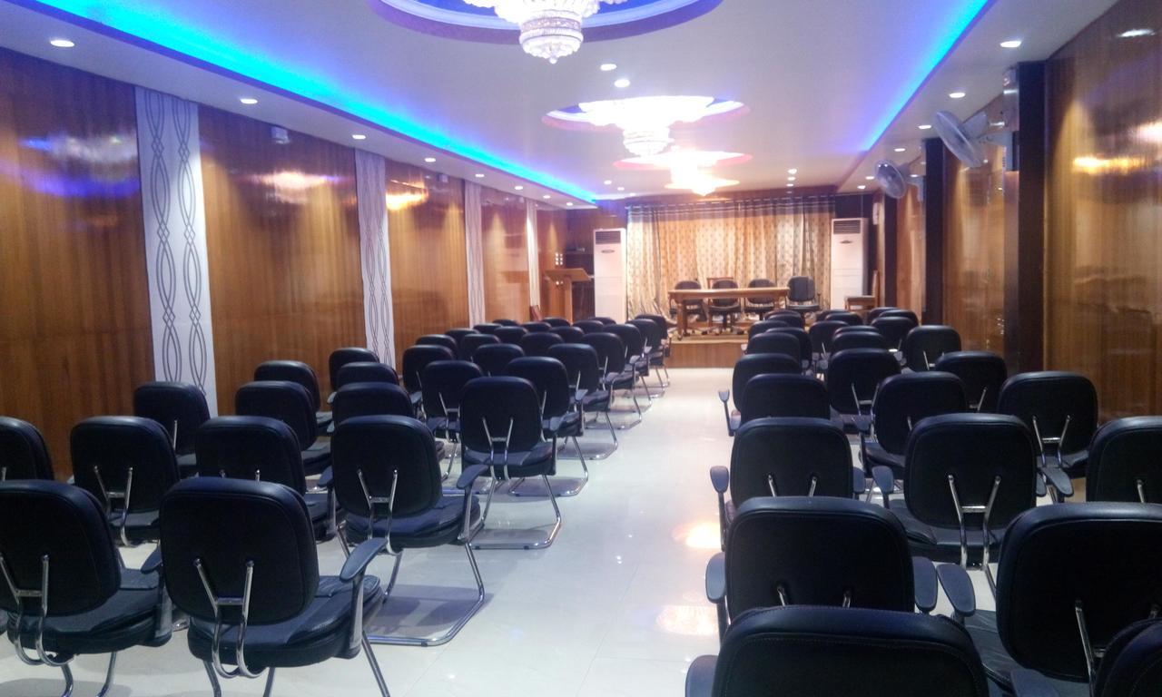 Hotel Platinum Plaza Rohtak エクステリア 写真